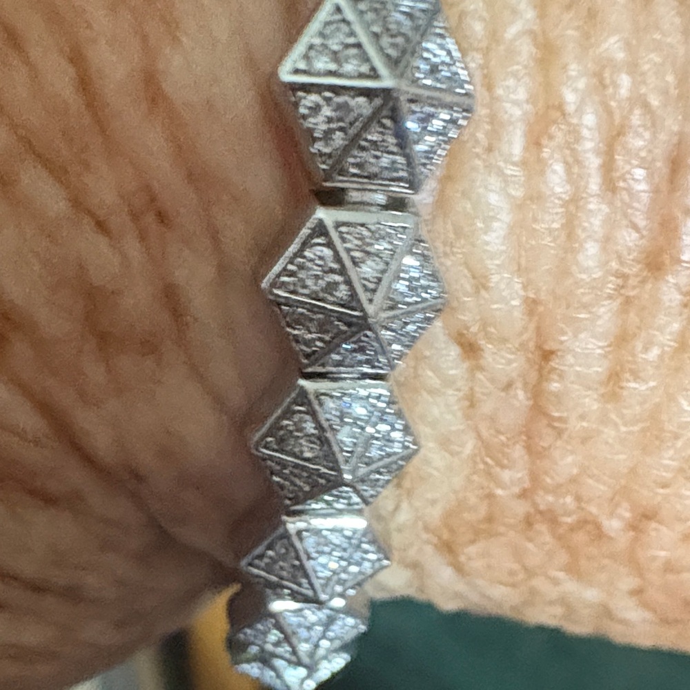 Chic Silver Diamond Pattern Bracelet - image 2